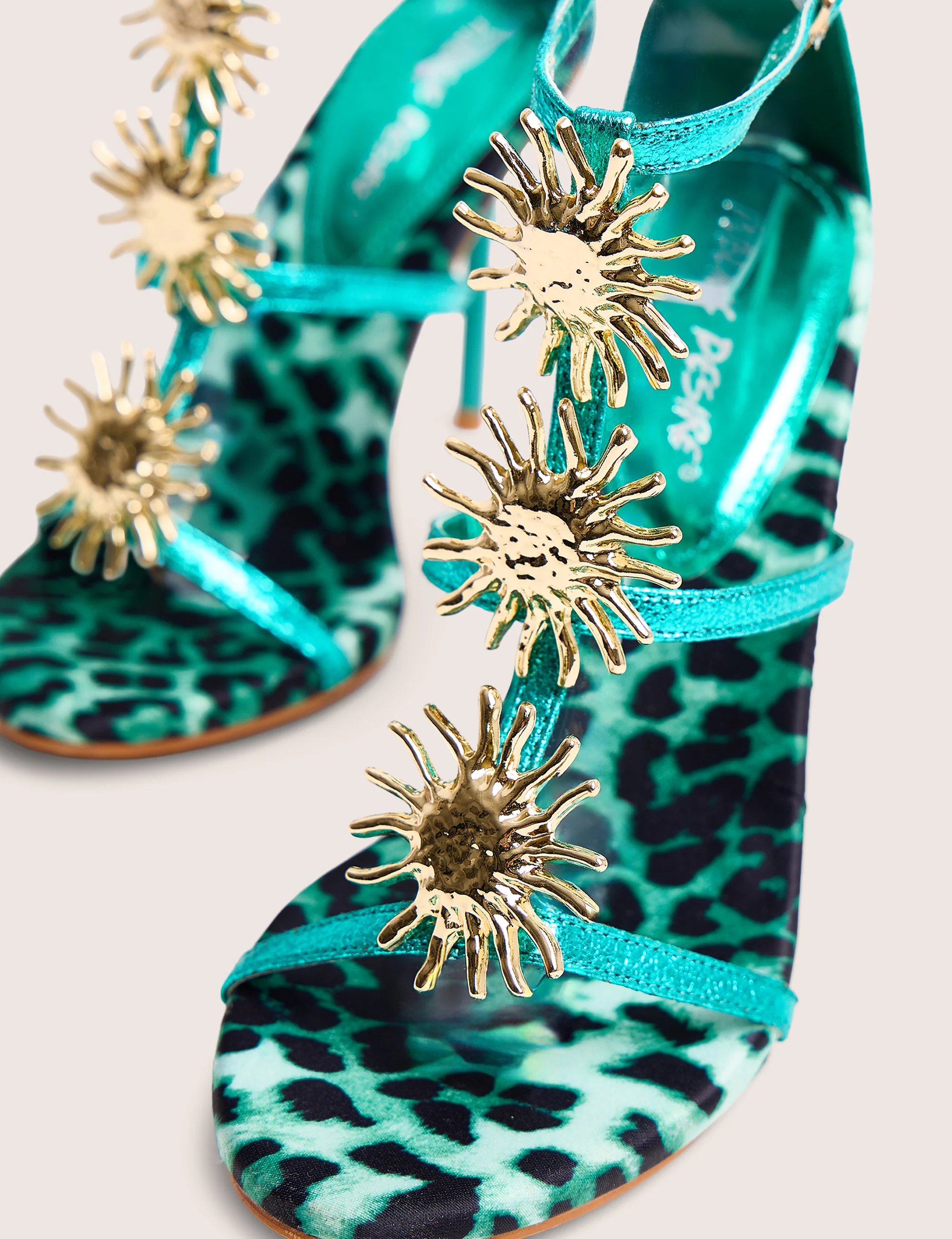 Kitten Green Metallic Sun Embellishment High Heels - Image 4