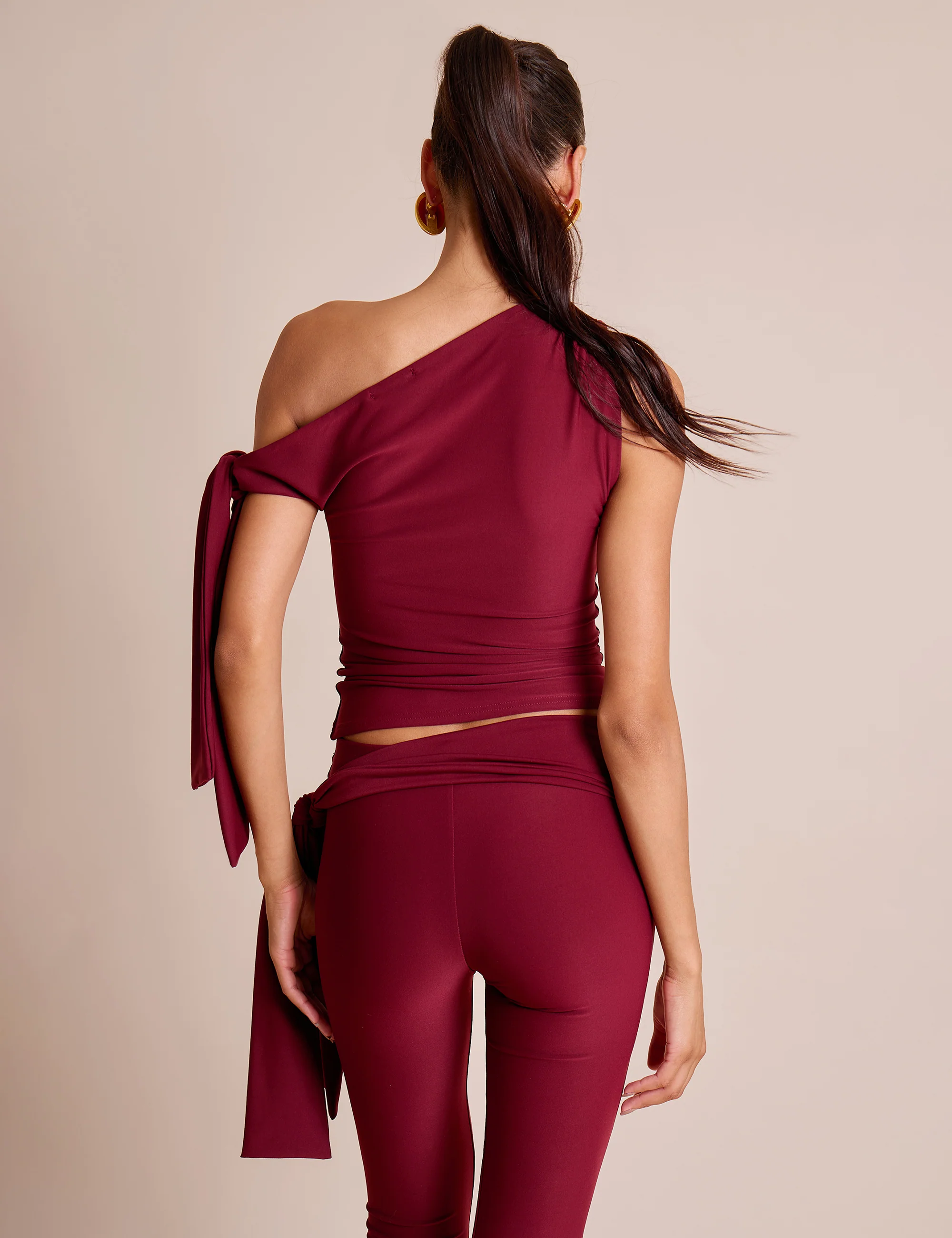 Knot Detail Asymmetric One Shoulder Luxe Slinky Top Burgundy - Image 2