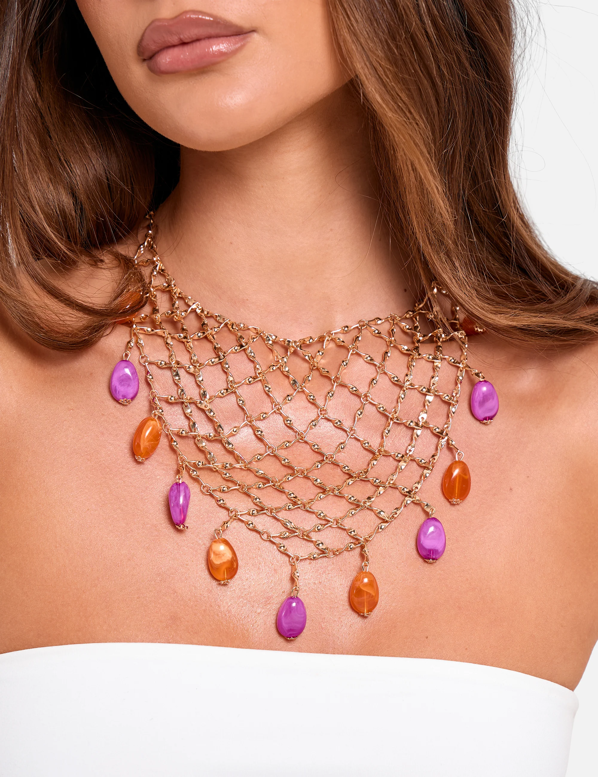 Chainmail Necklace With Beads in Gold - Image 2