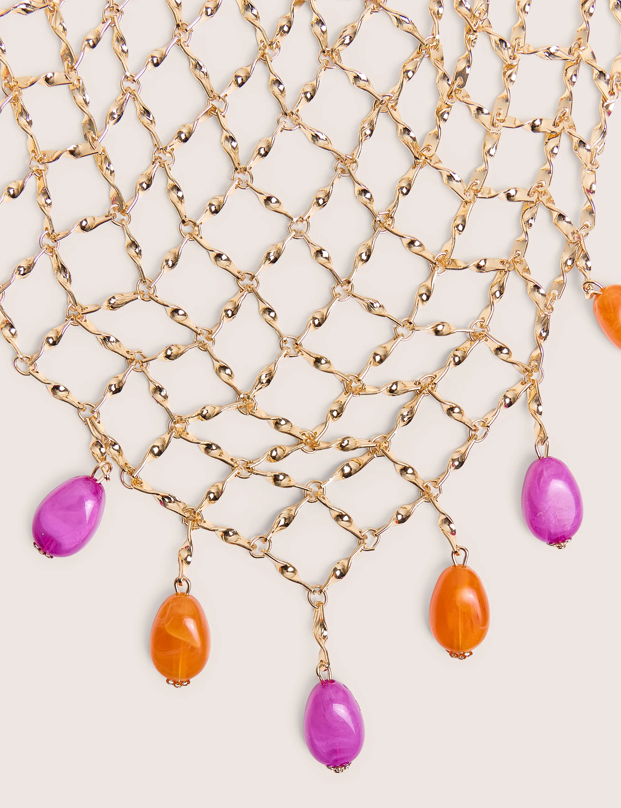 Chainmail Necklace With Beads in Gold - Image 4