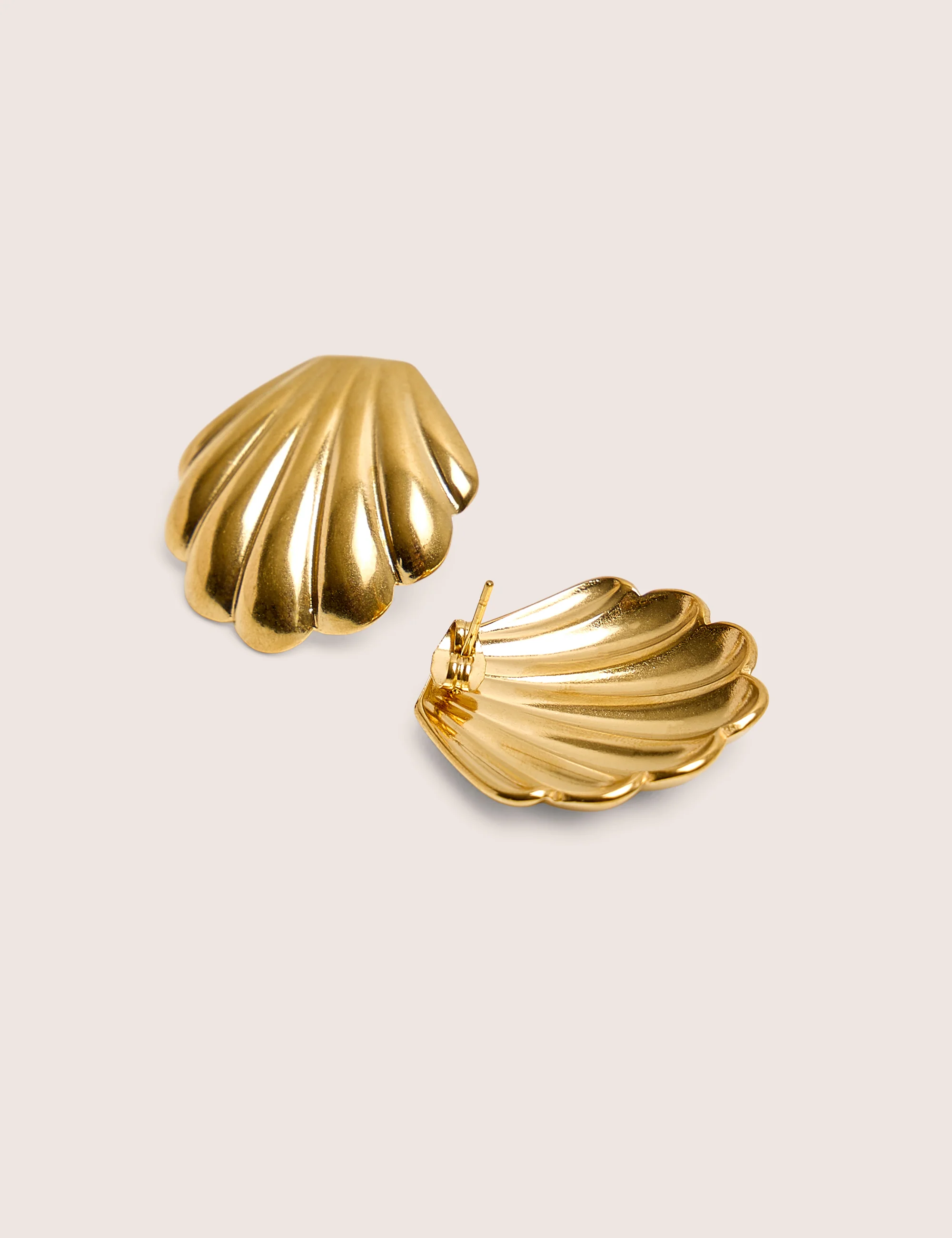 Shell Detail Earrings Gold - Image 3