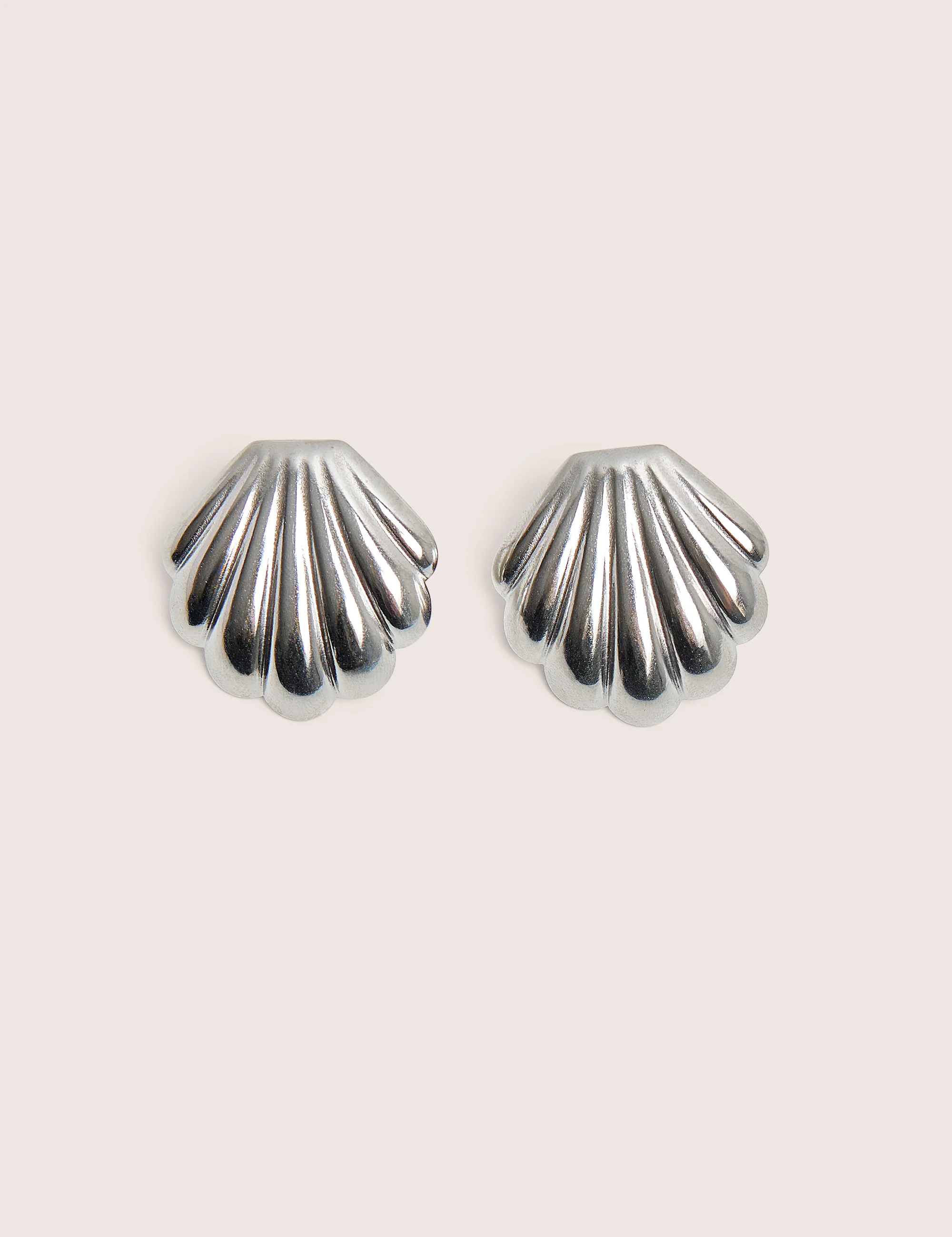 Shell Detail Earrings Silver